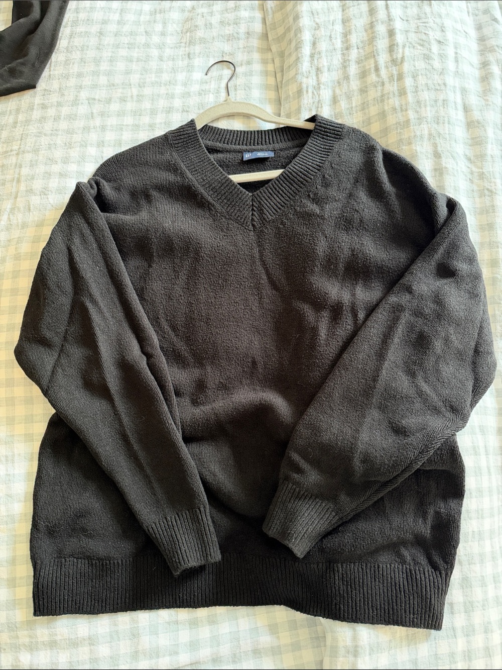 GAP Women's V-Neck Sweater - Dark Brown
